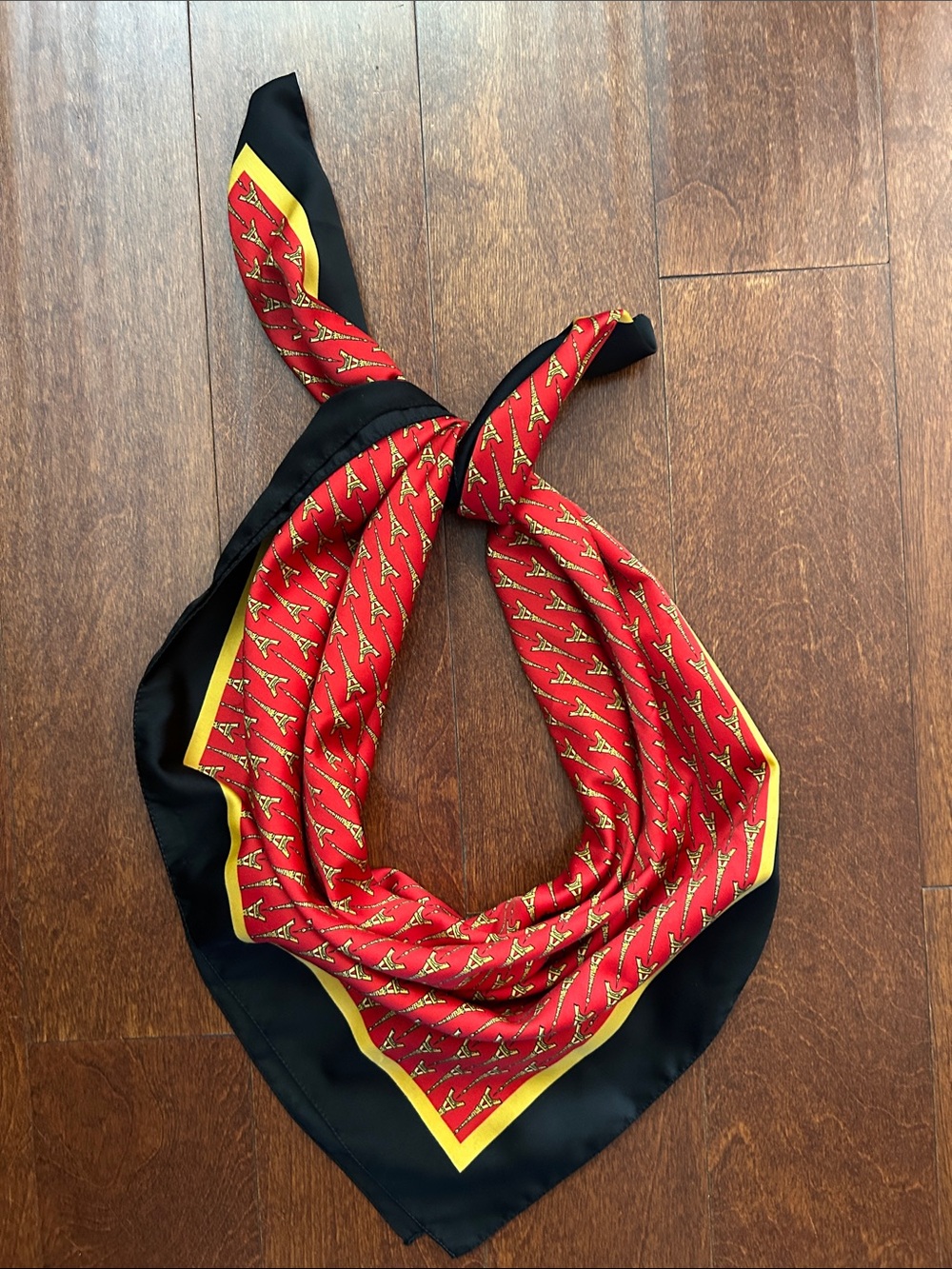 La Tour Eiffel A Paris Reflets D’Art Women’s Square Scarf in Red Black and Gold